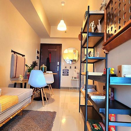 Spacious Unit Steps Away From Uptown Mall And Mitsukoshi Mall Free Parking With Washer Manila Exterior photo
