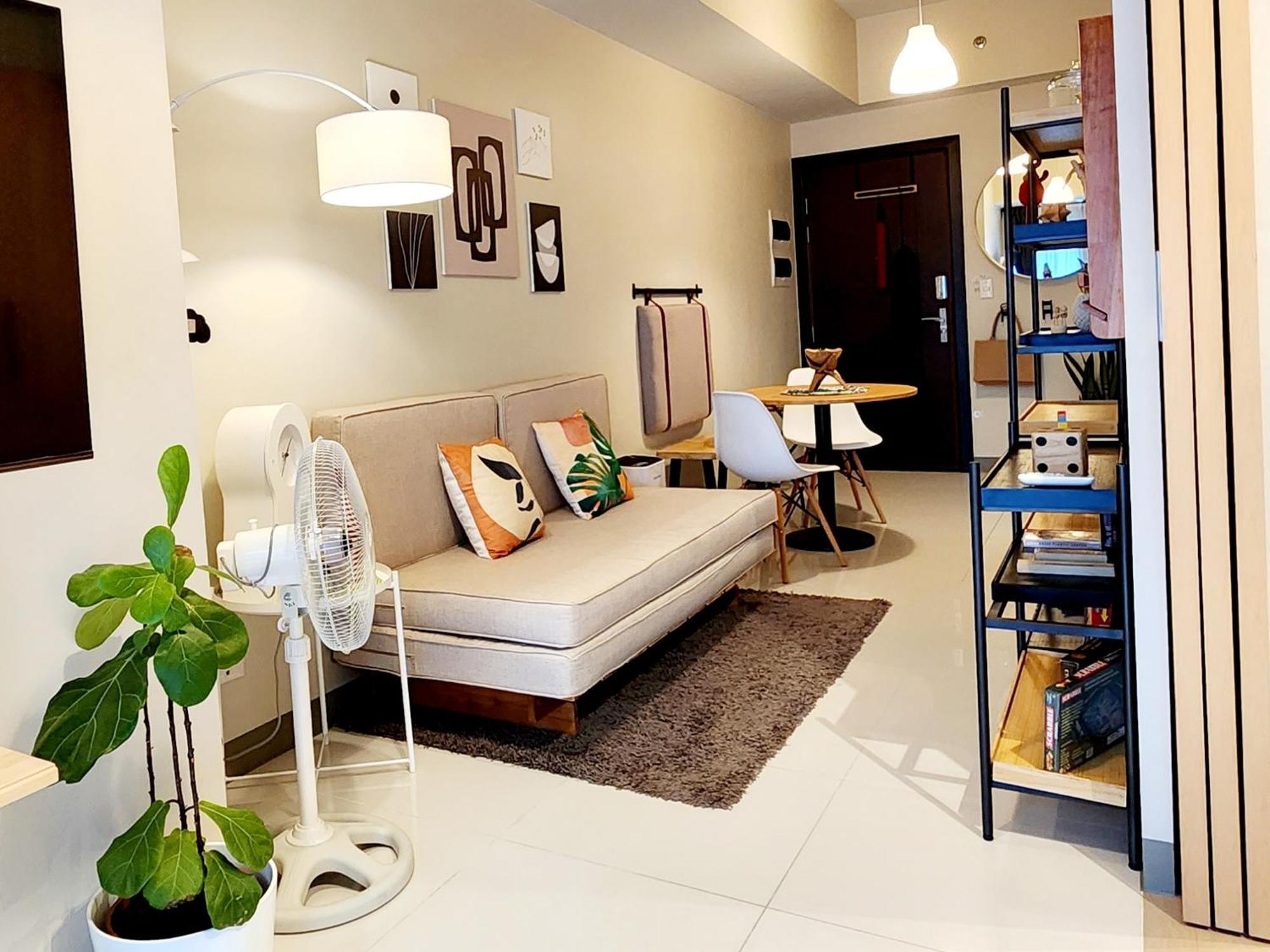 Spacious Unit Steps Away From Uptown Mall And Mitsukoshi Mall Free Parking With Washer Manila Exterior photo